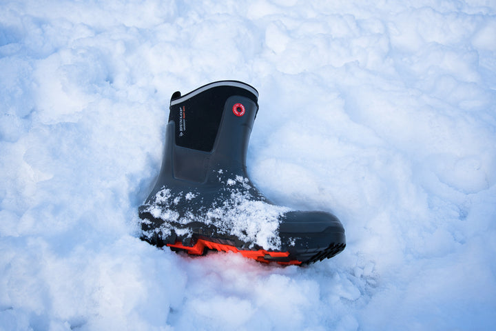 Bota Dunlop Snugboot Heavy Duty Calf Full Safety Media Caña para Trabajos Pesados cubierta de nieve